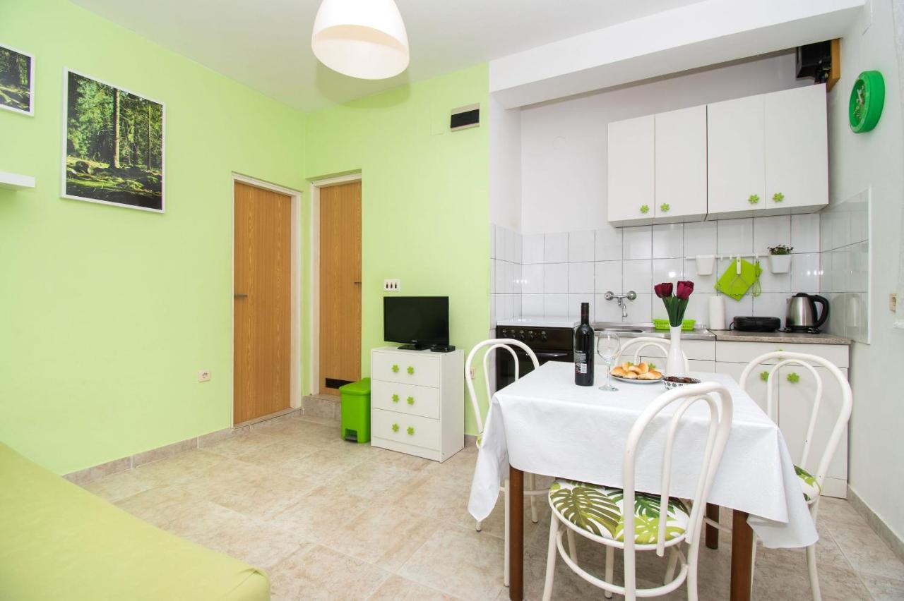 Apartments Dijana باكوشتاني المظهر الخارجي الصورة