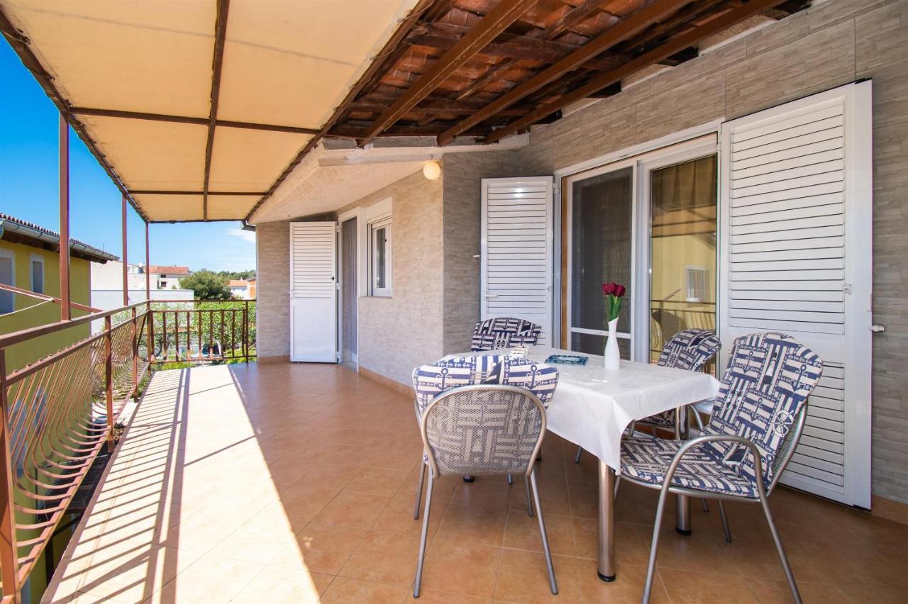 Apartments Dijana باكوشتاني المظهر الخارجي الصورة