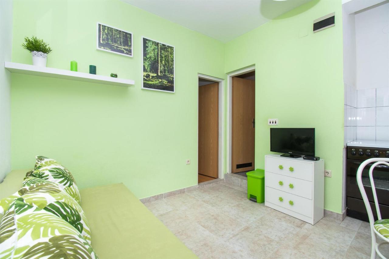 Apartments Dijana باكوشتاني المظهر الخارجي الصورة