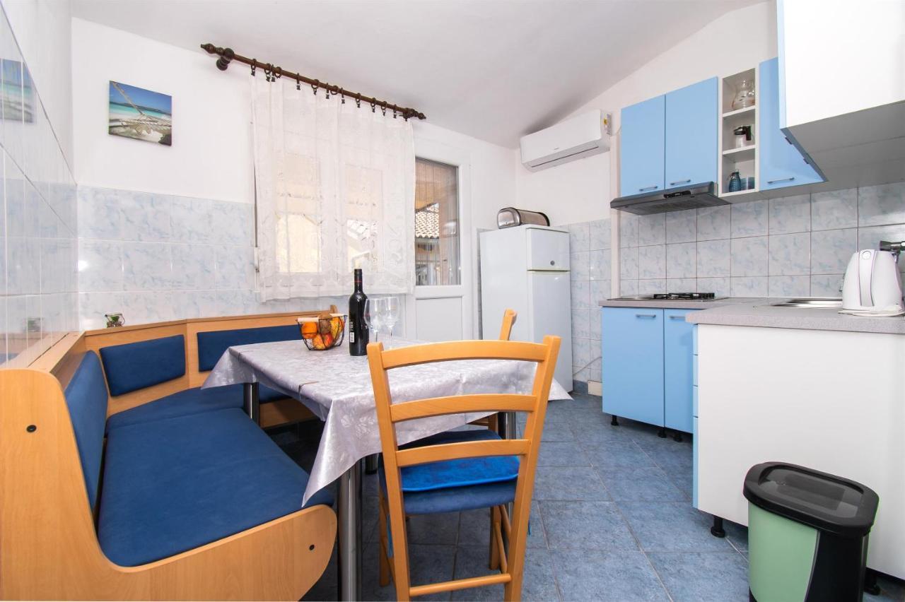 Apartments Dijana باكوشتاني المظهر الخارجي الصورة