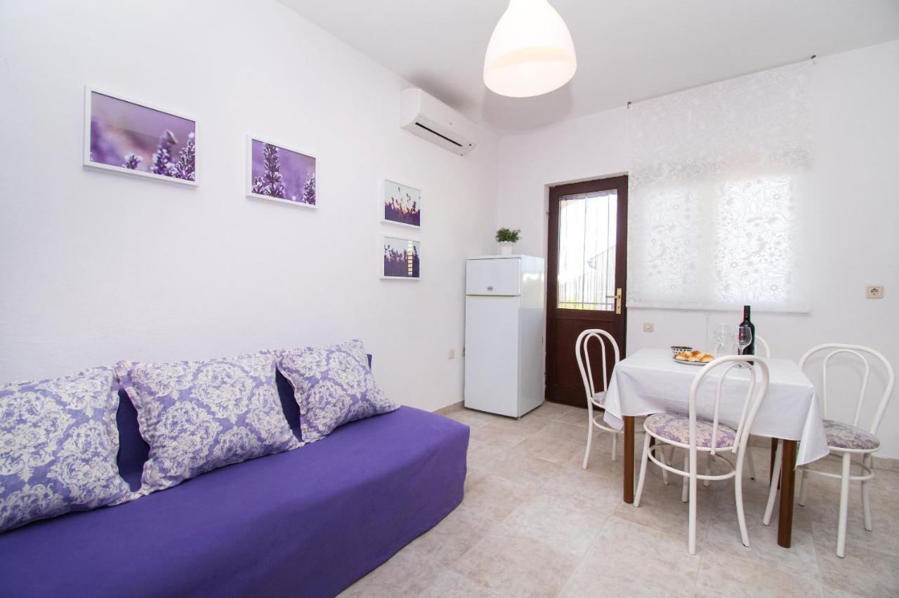 Apartments Dijana باكوشتاني المظهر الخارجي الصورة