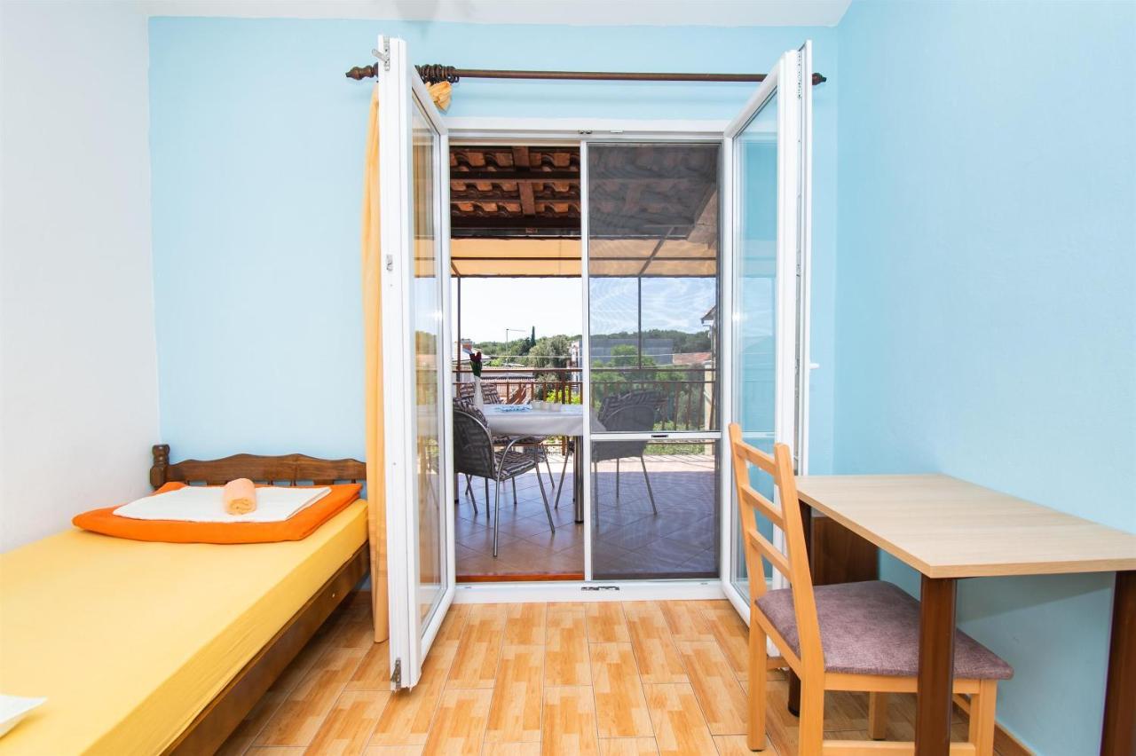 Apartments Dijana باكوشتاني المظهر الخارجي الصورة